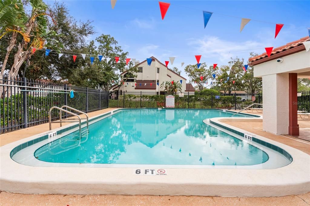 Active With Contract: $149,999 (2 beds, 2 baths, 865 Square Feet)