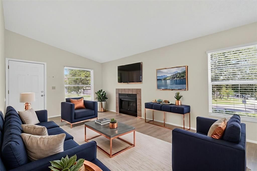 Active With Contract: $149,999 (2 beds, 2 baths, 865 Square Feet)