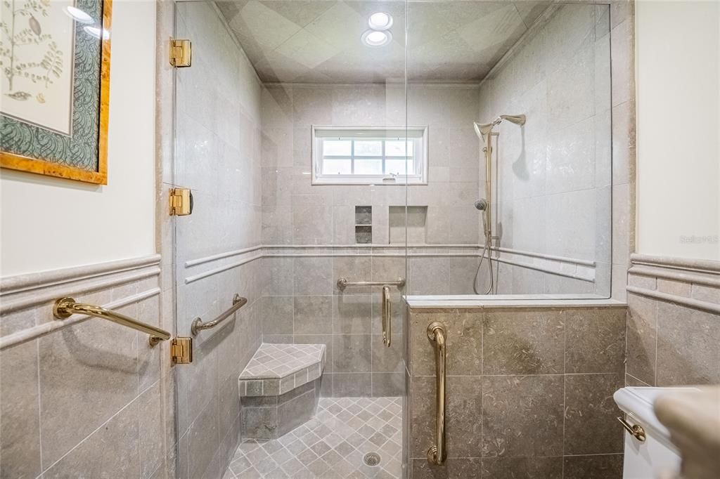 En Venta: $1,750,000 (5 camas, 4 baños, 4047 Pies cuadrados)