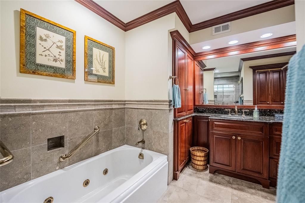 En Venta: $1,750,000 (5 camas, 4 baños, 4047 Pies cuadrados)