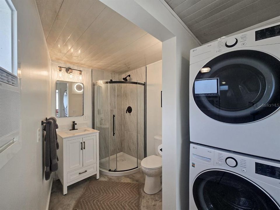 For Sale: $144,995 (2 beds, 2 baths, 818 Square Feet)