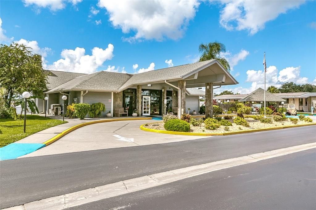 For Sale: $144,995 (2 beds, 2 baths, 818 Square Feet)