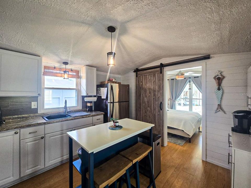 For Sale: $144,995 (2 beds, 2 baths, 818 Square Feet)