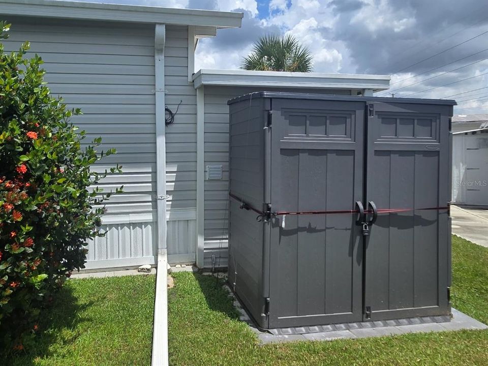 For Sale: $144,995 (2 beds, 2 baths, 818 Square Feet)