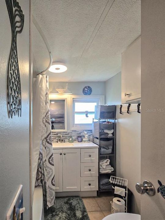 For Sale: $144,995 (2 beds, 2 baths, 818 Square Feet)