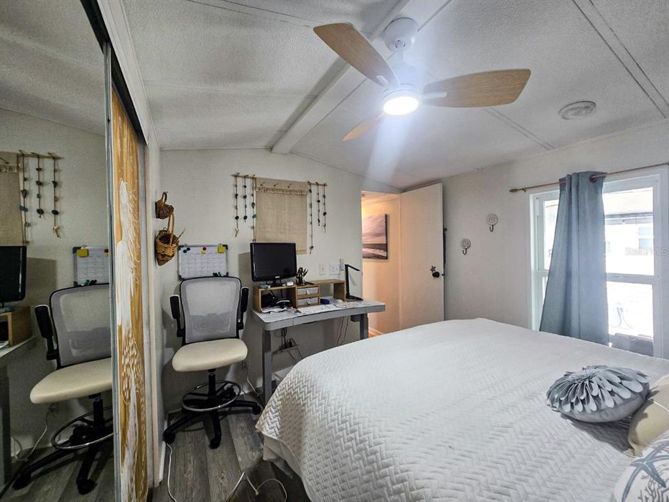 For Sale: $144,995 (2 beds, 2 baths, 818 Square Feet)