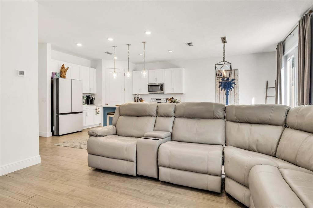 For Sale: $425,000 (4 beds, 2 baths, 2460 Square Feet)