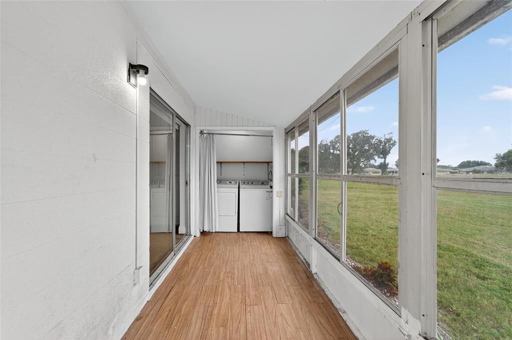 For Sale: $99,900 (1 beds, 1 baths, 800 Square Feet)