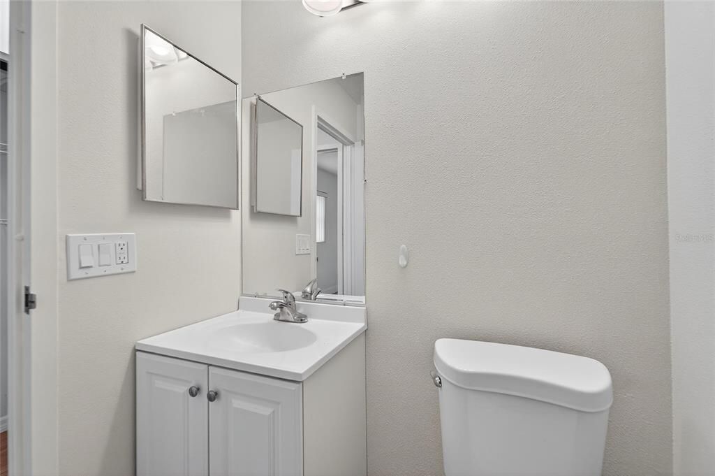 For Sale: $99,900 (1 beds, 1 baths, 800 Square Feet)