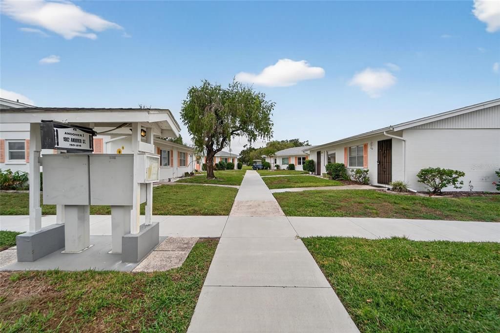 For Sale: $99,900 (1 beds, 1 baths, 800 Square Feet)