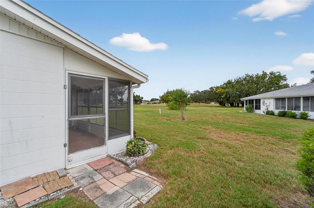 For Sale: $99,900 (1 beds, 1 baths, 800 Square Feet)