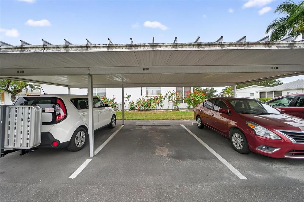 For Sale: $99,900 (1 beds, 1 baths, 800 Square Feet)