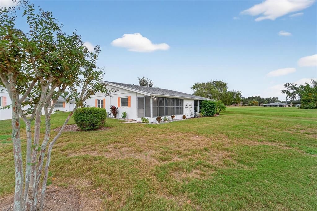 For Sale: $99,900 (1 beds, 1 baths, 800 Square Feet)