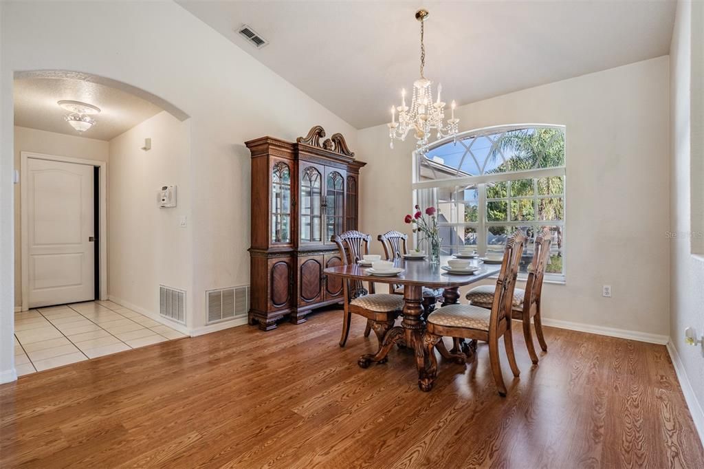 For Sale: $530,000 (3 beds, 2 baths, 1943 Square Feet)