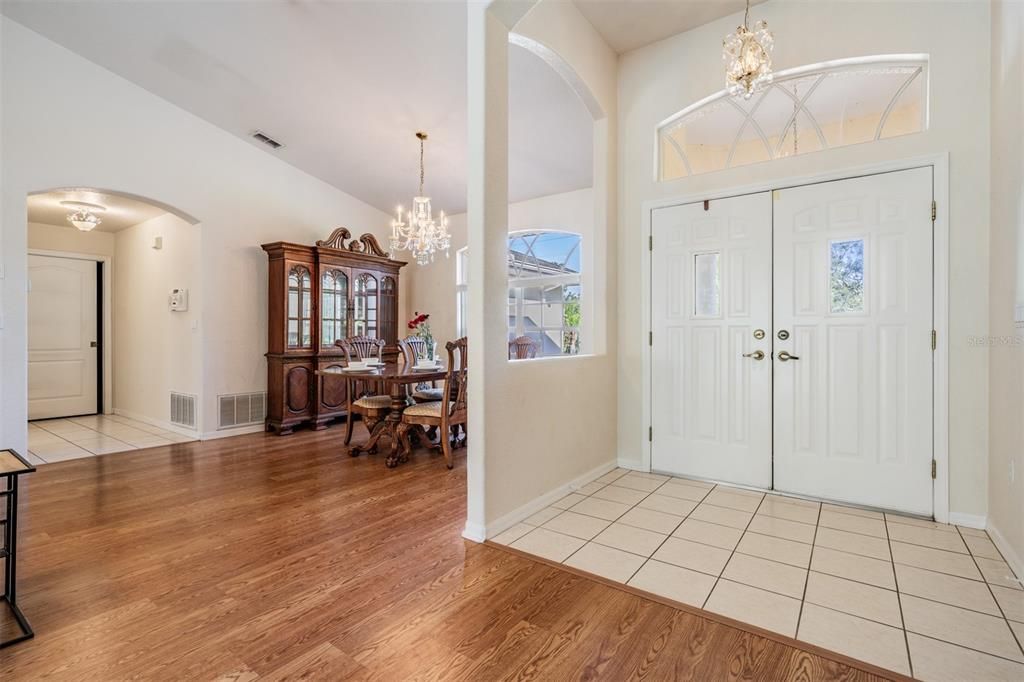 For Sale: $530,000 (3 beds, 2 baths, 1943 Square Feet)