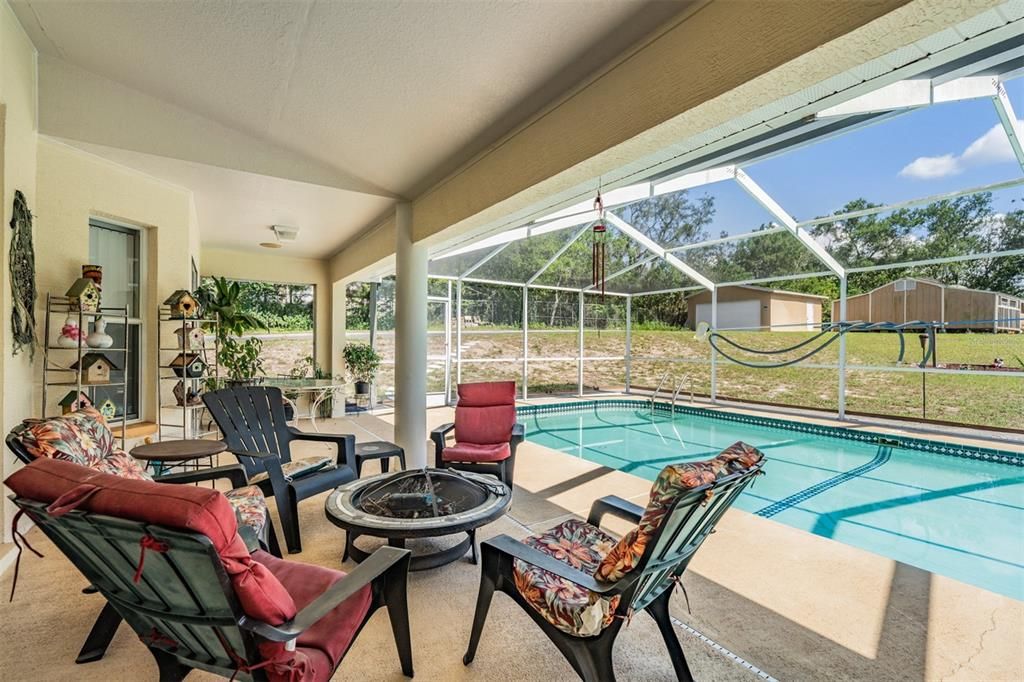 For Sale: $530,000 (3 beds, 2 baths, 1943 Square Feet)