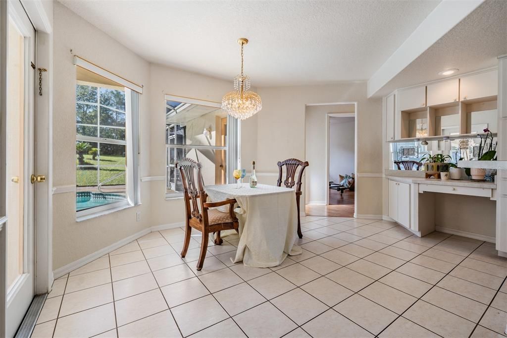 For Sale: $530,000 (3 beds, 2 baths, 1943 Square Feet)