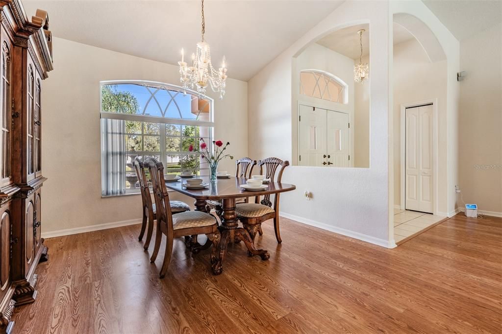 For Sale: $530,000 (3 beds, 2 baths, 1943 Square Feet)