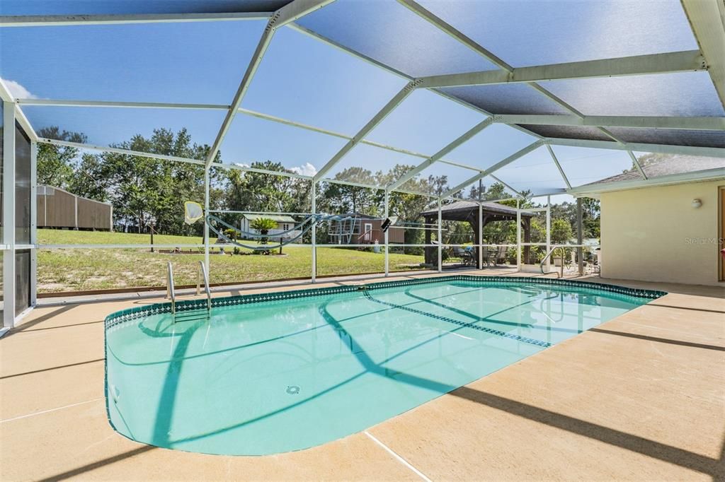 For Sale: $530,000 (3 beds, 2 baths, 1943 Square Feet)