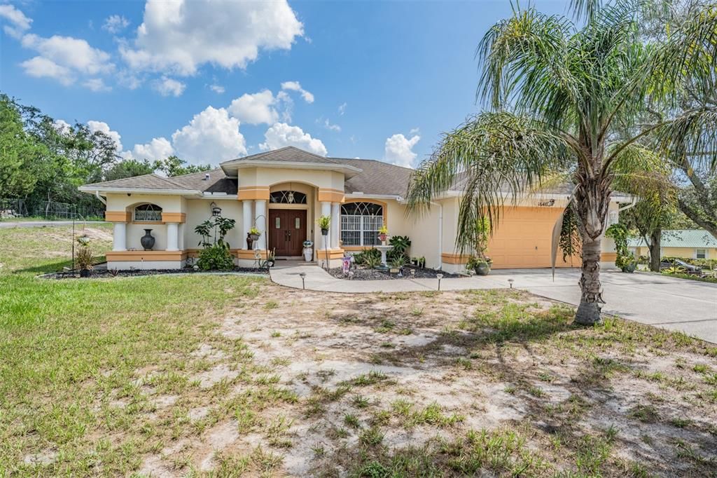 For Sale: $530,000 (3 beds, 2 baths, 1943 Square Feet)