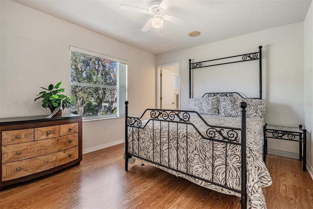 For Sale: $530,000 (3 beds, 2 baths, 1943 Square Feet)