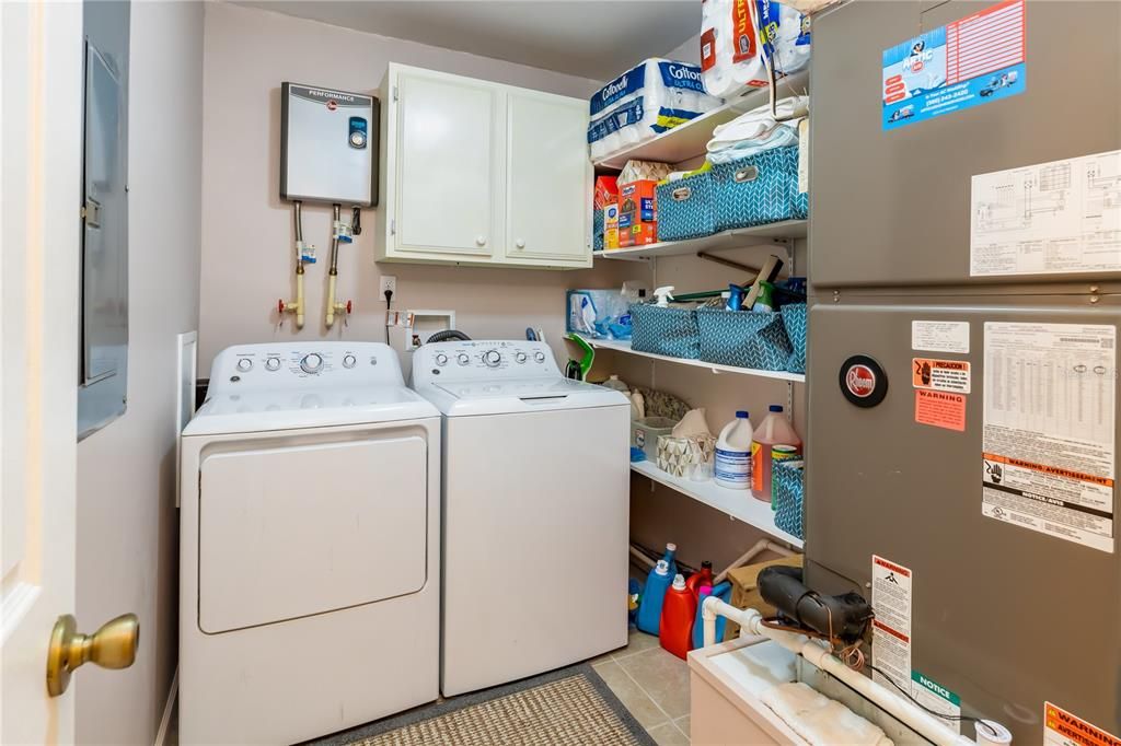 En Venta: $510,000 (4 camas, 2 baños, 2020 Pies cuadrados)