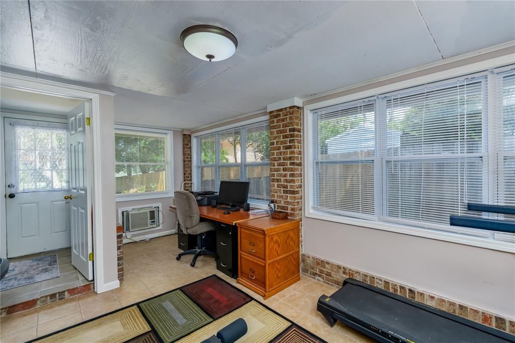 En Venta: $510,000 (4 camas, 2 baños, 2020 Pies cuadrados)