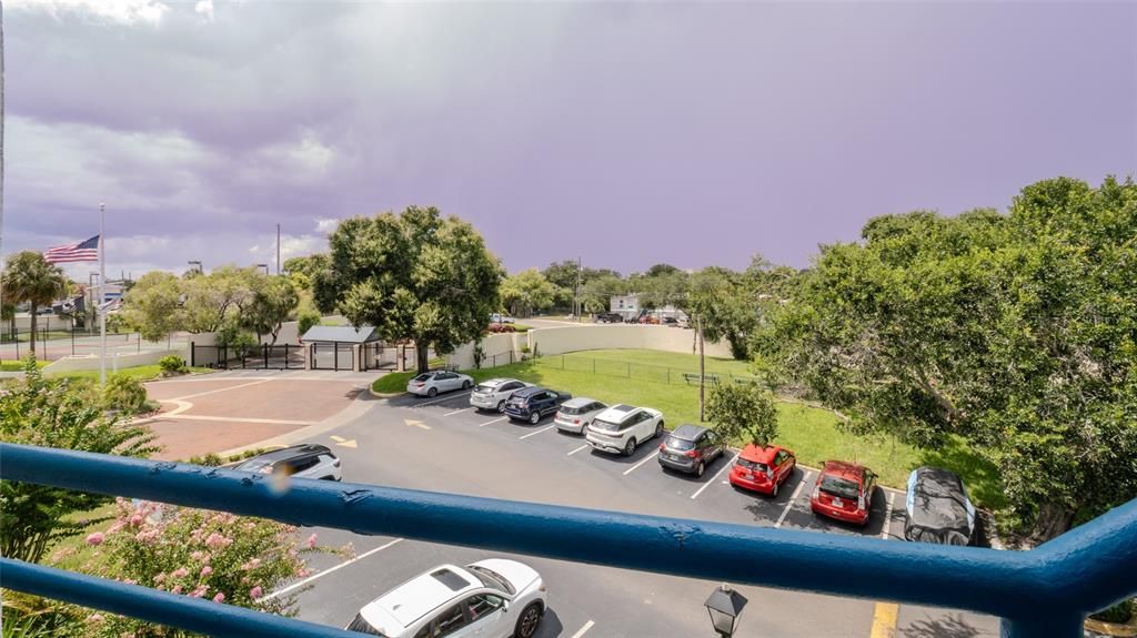 Activo con contrato: $230,000 (2 camas, 2 baños, 1019 Pies cuadrados)