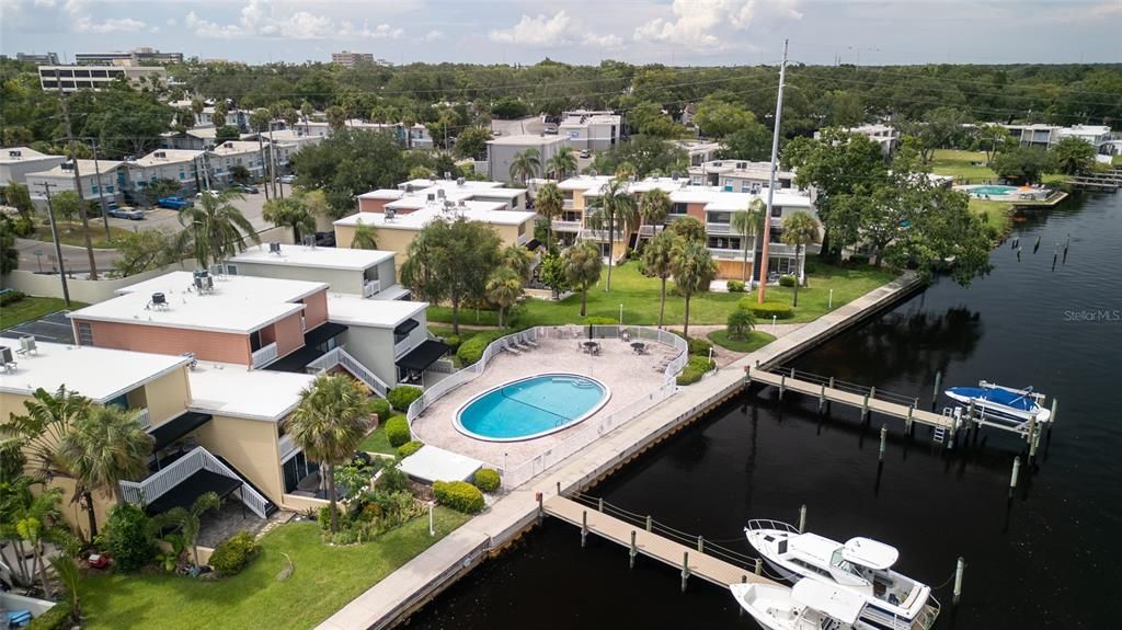 Activo con contrato: $230,000 (2 camas, 2 baños, 1019 Pies cuadrados)
