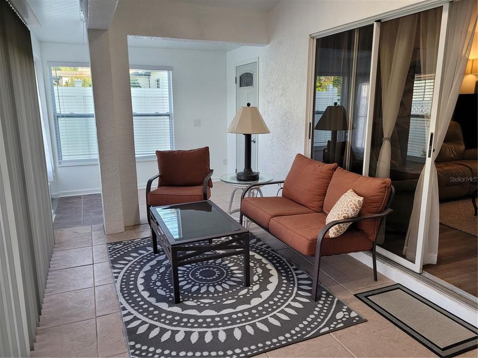 For Rent: $2,900 (3 beds, 2 baths, 1316 Square Feet)