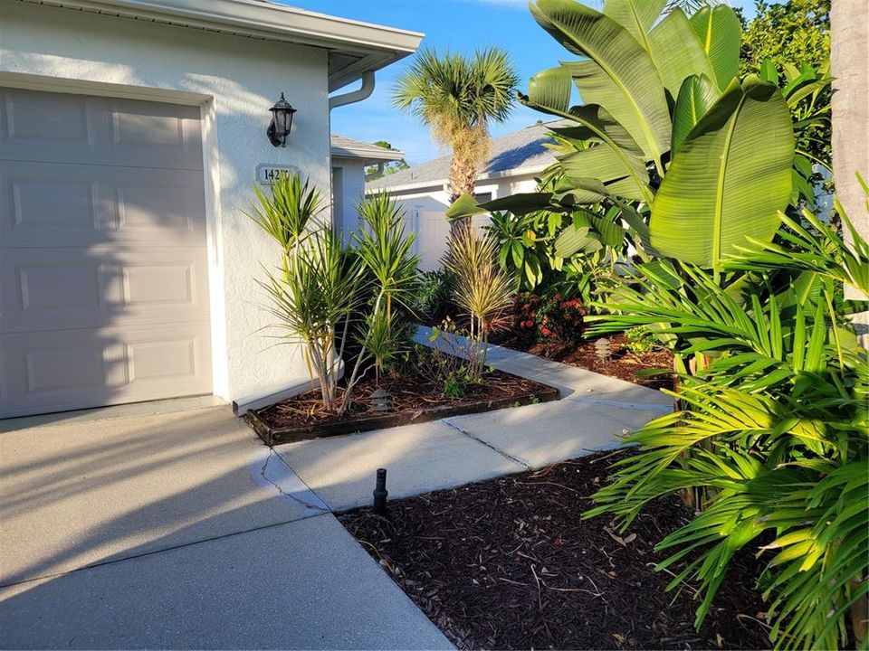 For Rent: $2,900 (3 beds, 2 baths, 1316 Square Feet)