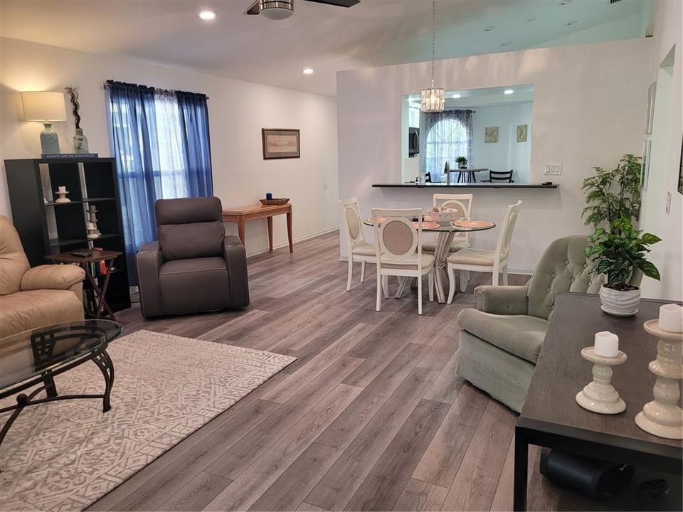 For Rent: $2,900 (3 beds, 2 baths, 1316 Square Feet)