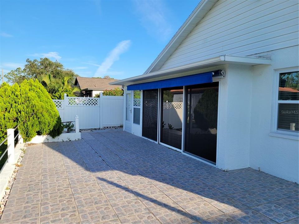 For Rent: $2,900 (3 beds, 2 baths, 1316 Square Feet)