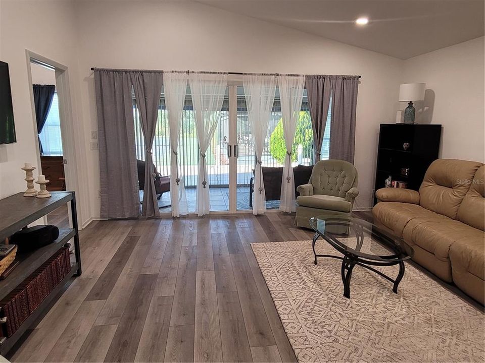 For Rent: $2,900 (3 beds, 2 baths, 1316 Square Feet)