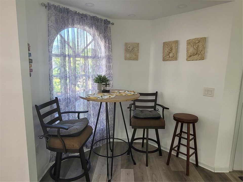 For Rent: $2,900 (3 beds, 2 baths, 1316 Square Feet)