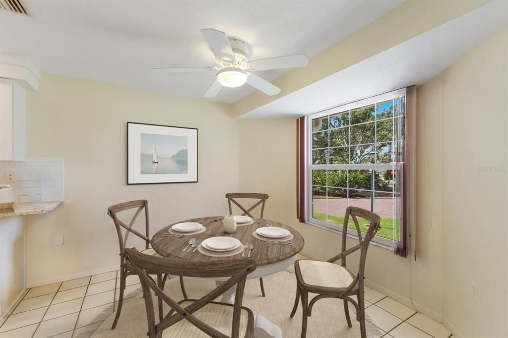 Под контрактом: $1,299,000 (3 спален, 3 ванн, 1969 Квадратных фут)