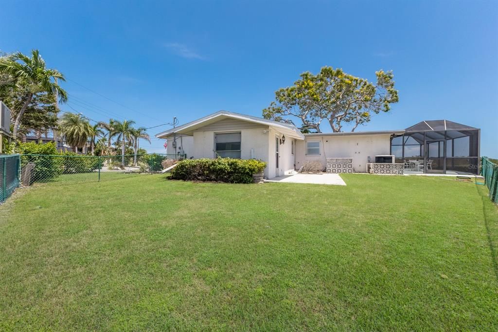 Под контрактом: $1,299,000 (3 спален, 3 ванн, 1969 Квадратных фут)