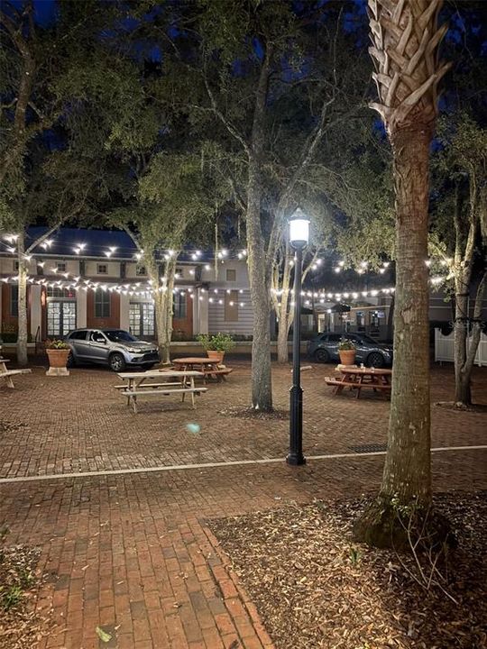 合同活跃: $1,795 (2 贝兹, 2 浴室, 1088 平方英尺)