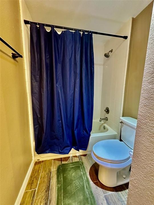 合同活跃: $1,795 (2 贝兹, 2 浴室, 1088 平方英尺)