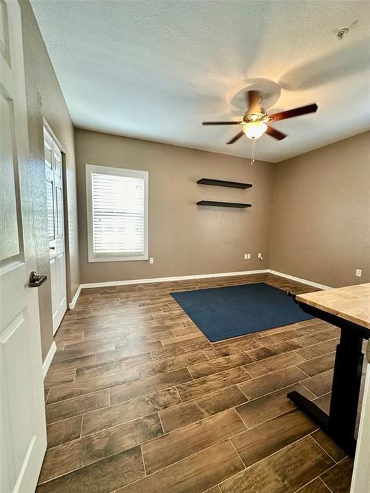 合同活跃: $1,795 (2 贝兹, 2 浴室, 1088 平方英尺)