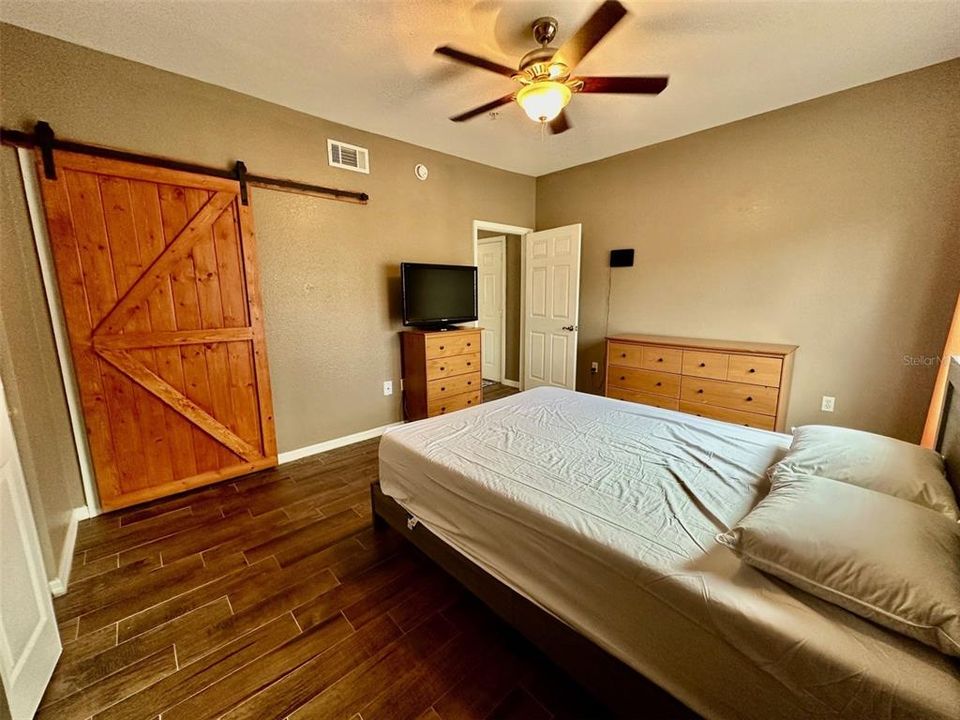 合同活跃: $1,795 (2 贝兹, 2 浴室, 1088 平方英尺)