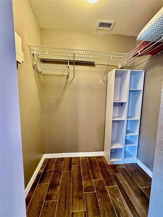 合同活跃: $1,795 (2 贝兹, 2 浴室, 1088 平方英尺)