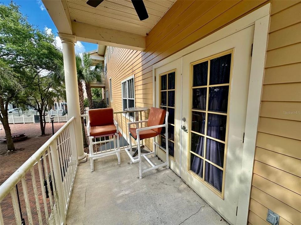 合同活跃: $1,795 (2 贝兹, 2 浴室, 1088 平方英尺)