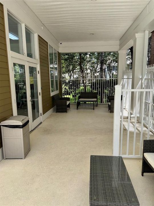 合同活跃: $1,795 (2 贝兹, 2 浴室, 1088 平方英尺)