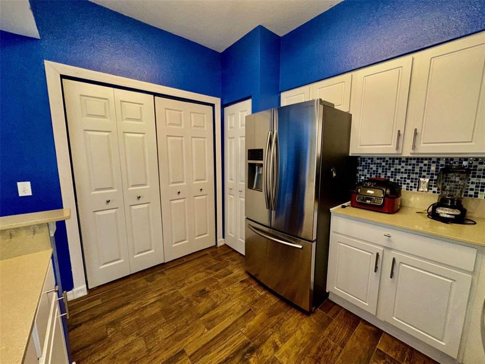 合同活跃: $1,795 (2 贝兹, 2 浴室, 1088 平方英尺)