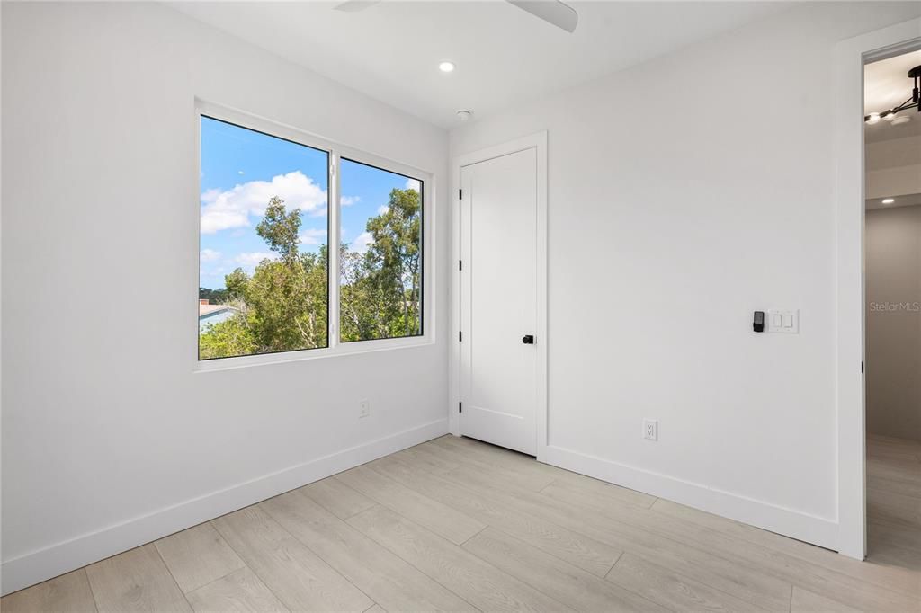 出租: $4,200 (3 贝兹, 2 浴室, 1814 平方英尺)