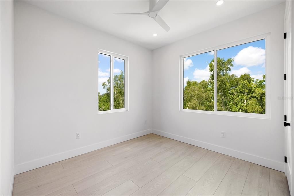 出租: $4,200 (3 贝兹, 2 浴室, 1814 平方英尺)