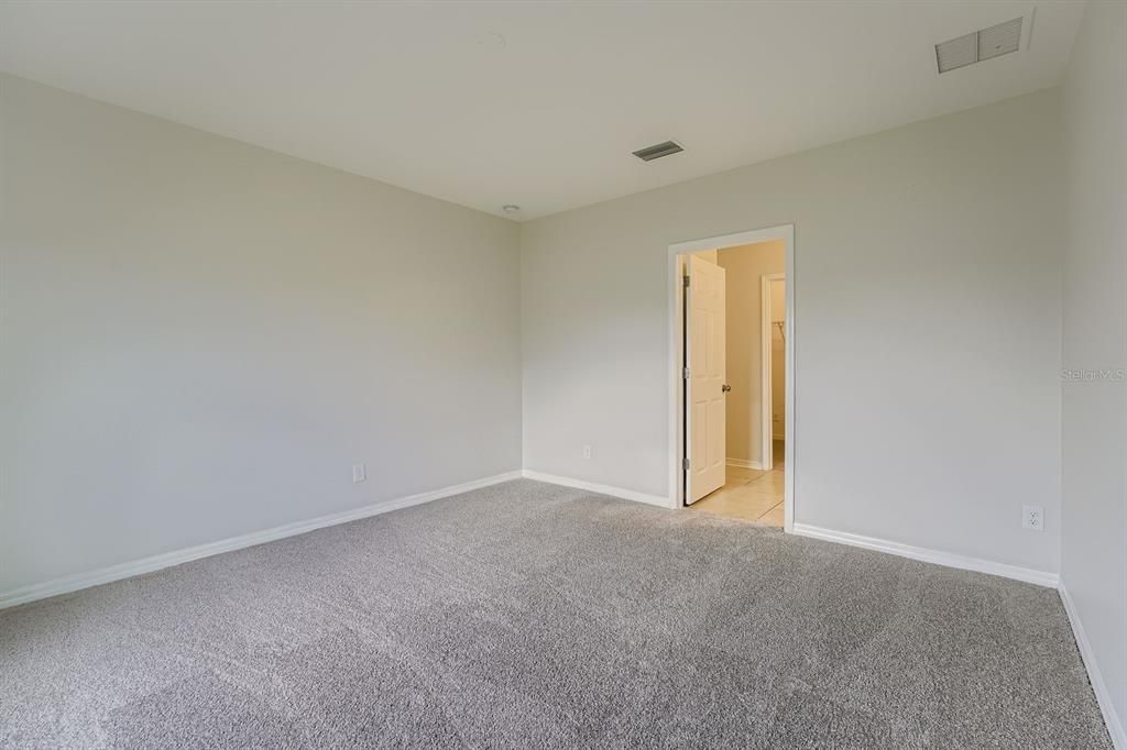 Activo con contrato: $289,900 (3 camas, 2 baños, 1508 Pies cuadrados)