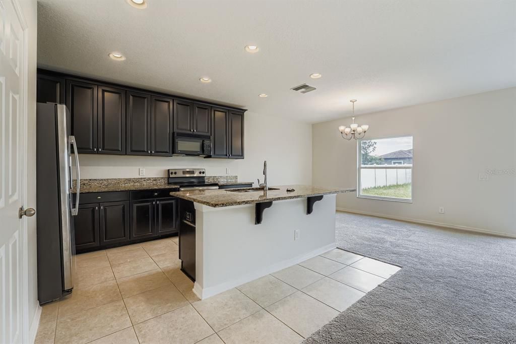 Activo con contrato: $289,900 (3 camas, 2 baños, 1508 Pies cuadrados)