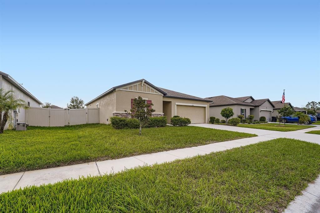 Activo con contrato: $289,900 (3 camas, 2 baños, 1508 Pies cuadrados)